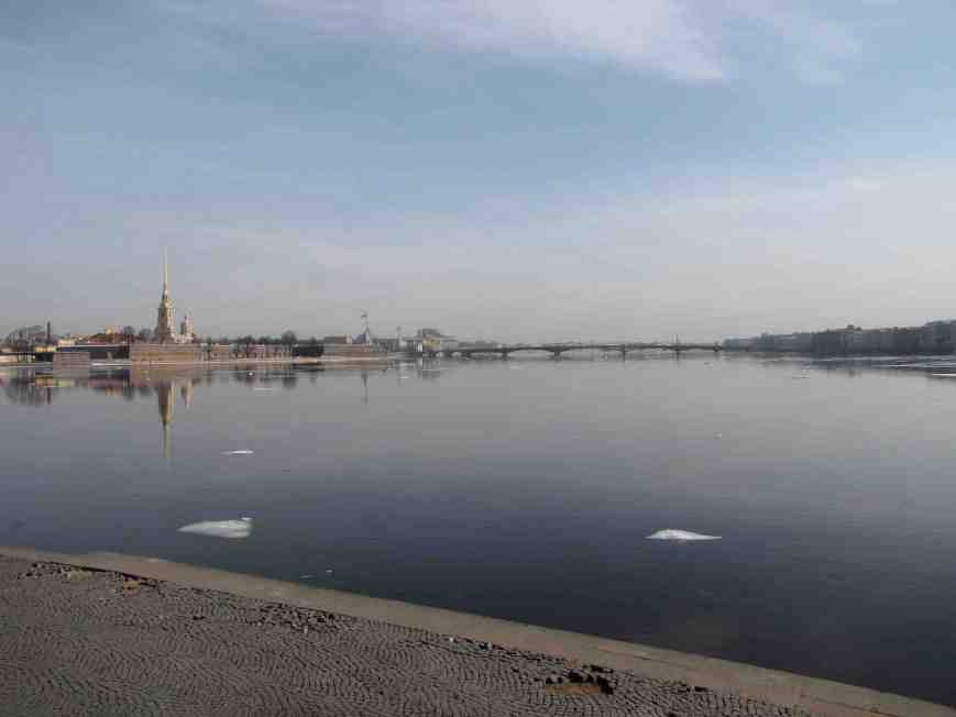 StP- The glorious Neva. P&P Cathedral to left. Aurora just out of view